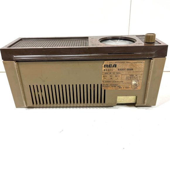 Vintage 1973 RCA AM Radio Table Model RZA203T Brown *Tested* - Picture 7 of 12